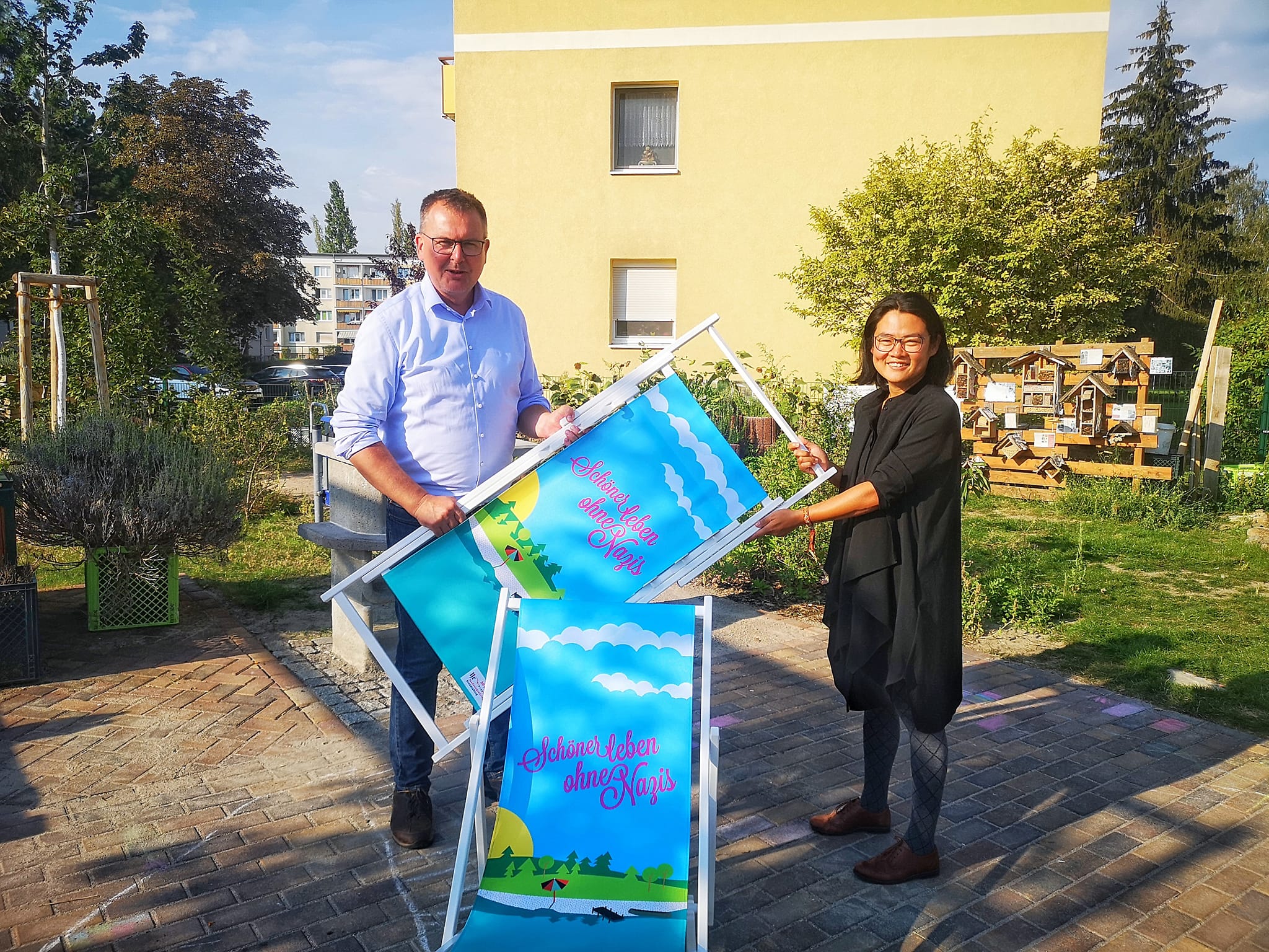 Liegestühle Übergabe von SPD Landtagsabgeordneten am 07.09.2022 im Nachbarschaftsgarten