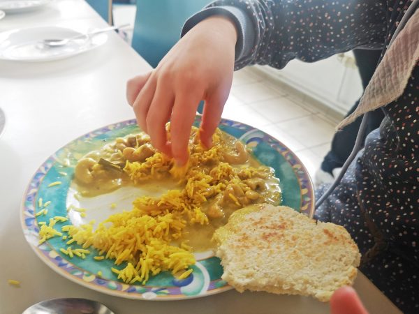 Goldener Reis mit Cashew-Curry und Kokosnuss-Roti zum “Kochen & Kultur” am 24.03. in der Kinder-Oase