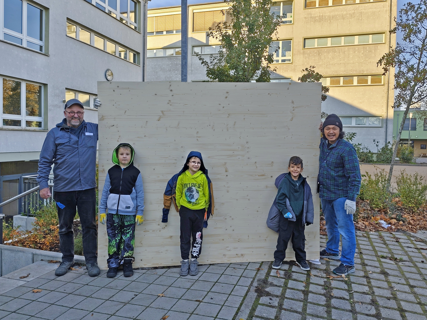 Zweiter Teil des Kunst-Förderprojekts „Ist das Müll oder kommt das mit?“ – Kunst aus Abfall machen